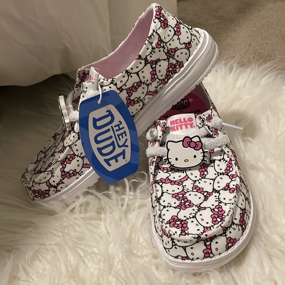 Hello Kitty New Hey Dude Shoes  (pink & white) women’s size 7 fashion sneakers - Picture 1 of 8